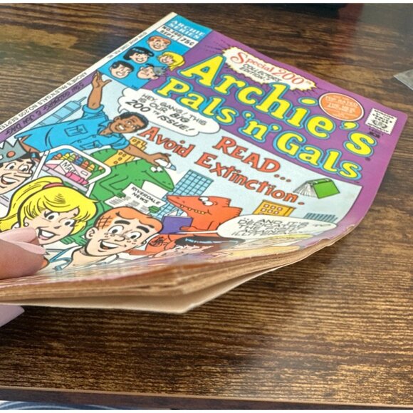 Archies Pals N Gals Special 200th Collectors Edition #200 Sept 1988 Comic Book - Picture 4 of 6